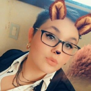 Meet your Posher, Michaela